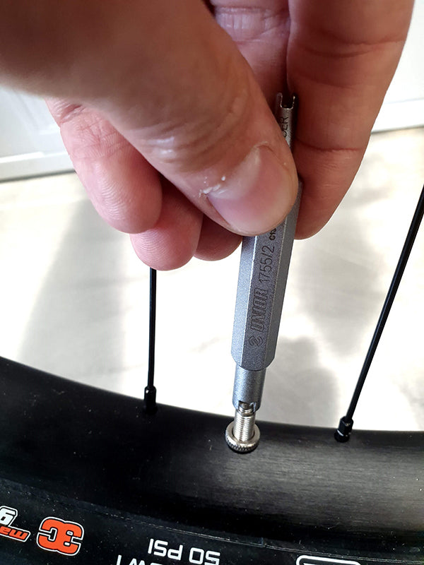 UNIOR Valve core remover Valve core