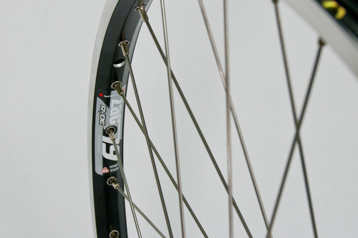 CONNECT Wheel 26x1,75" 26" Front