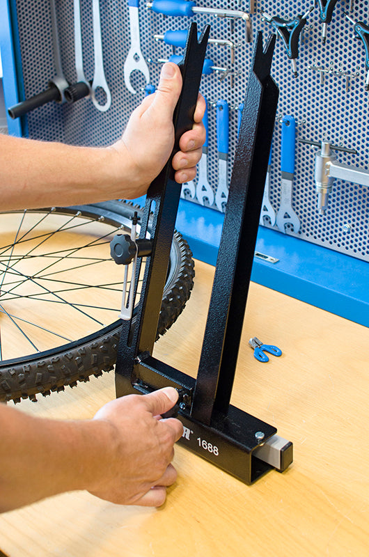 UNIOR Portable truing stand material: