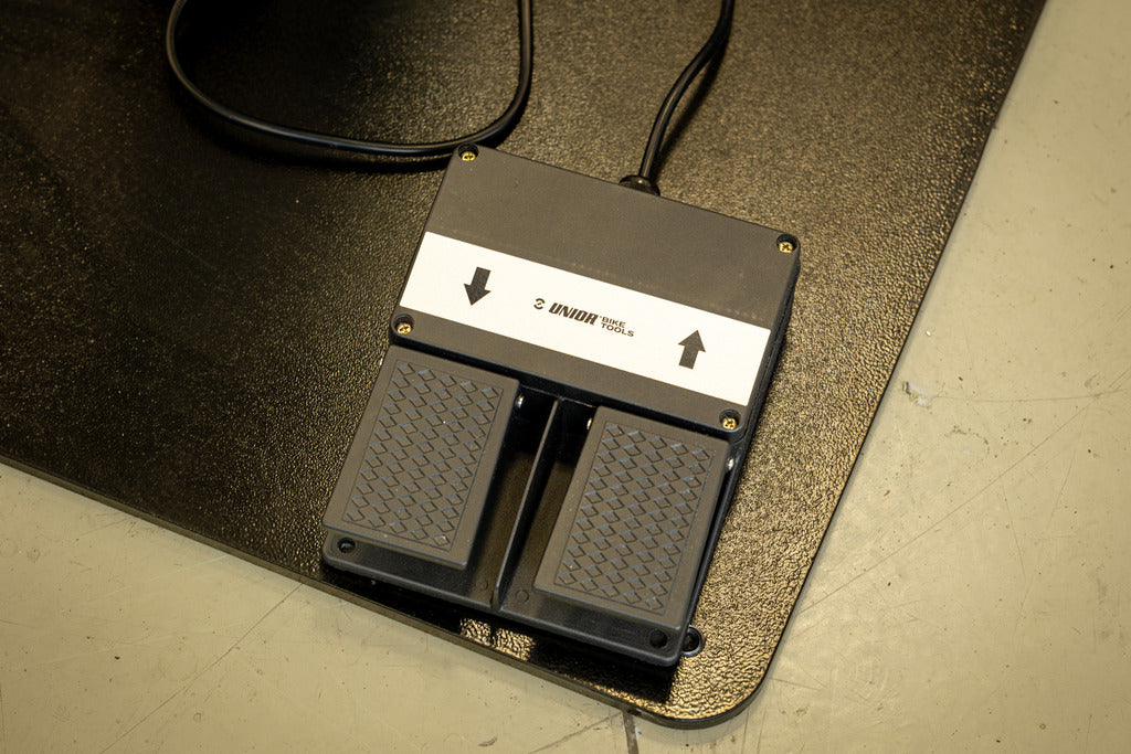 UNIOR Electric repair stand 2.0