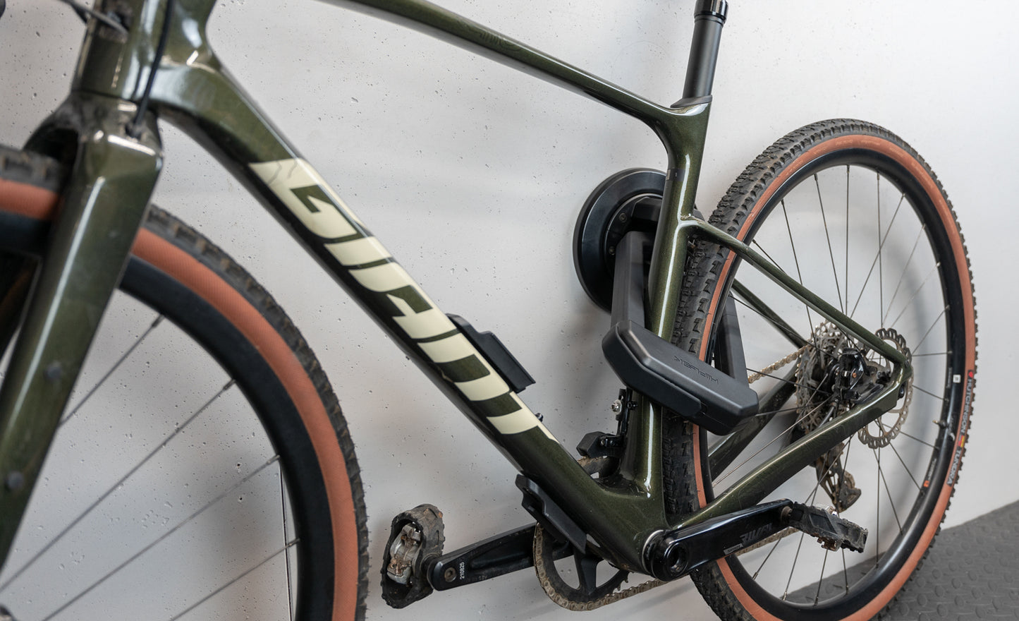 HIPLOK A1000 Wall / floor lock